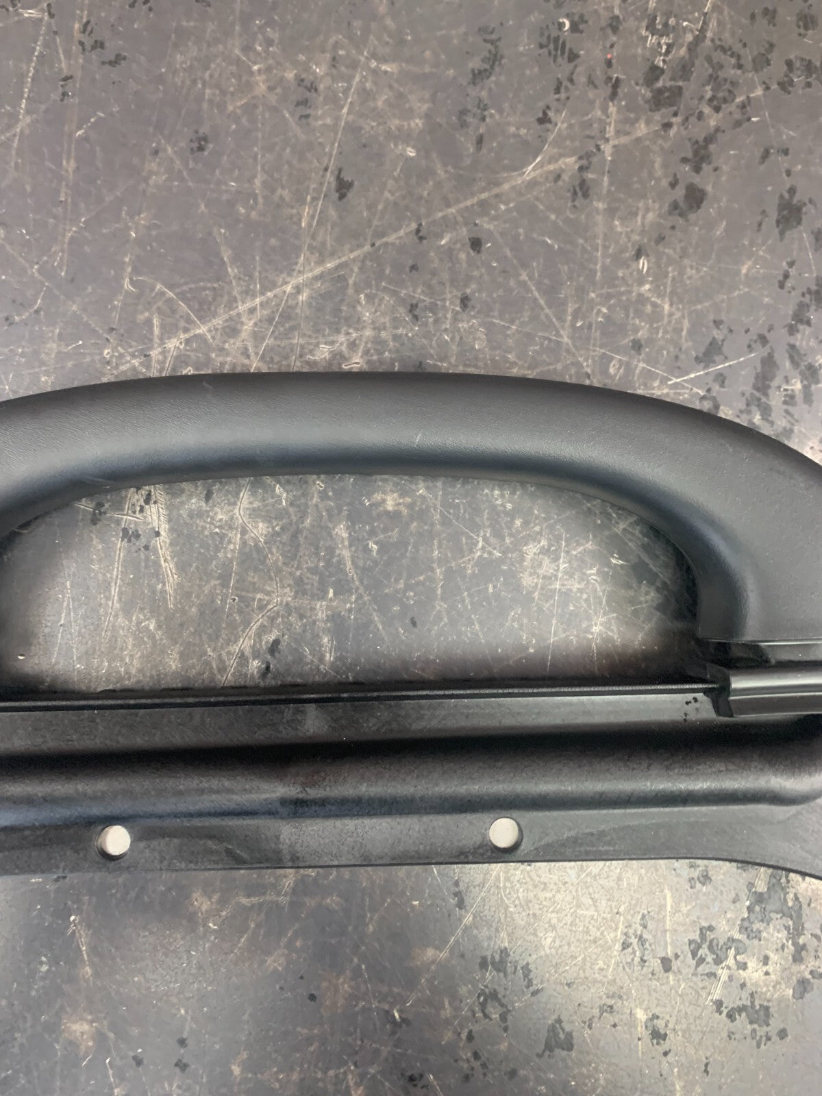 2016-2021 JEEP GRAND CHEROKEE CENTER RIGHT SIDE B PILLAR GRAB GRIP HANDLE OEM