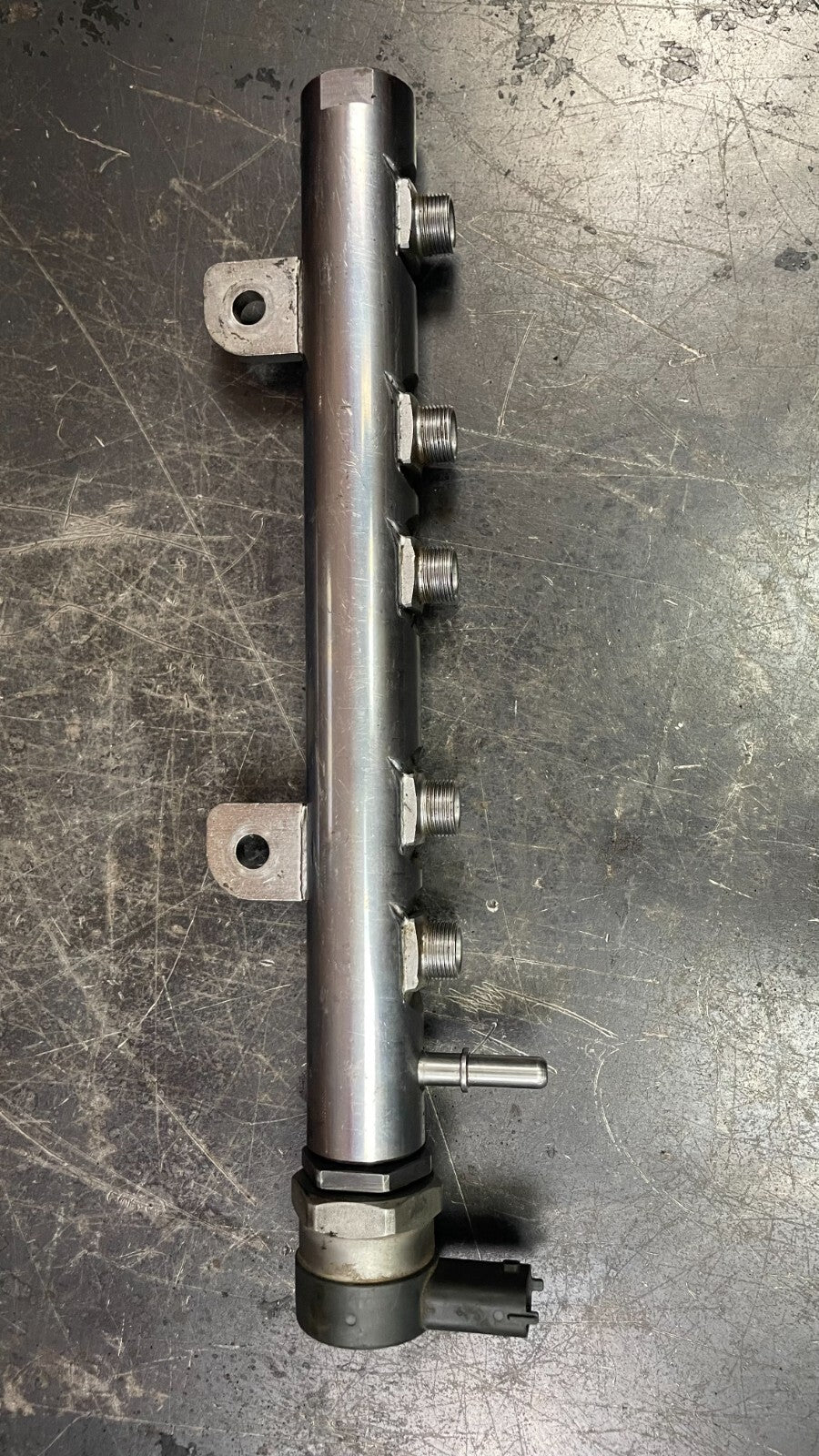 Genuine Mopar Fuel Rails RIGHT & LEFT DODGE RAM JEEP 3.0L Eco Diesel (NB60) OEM