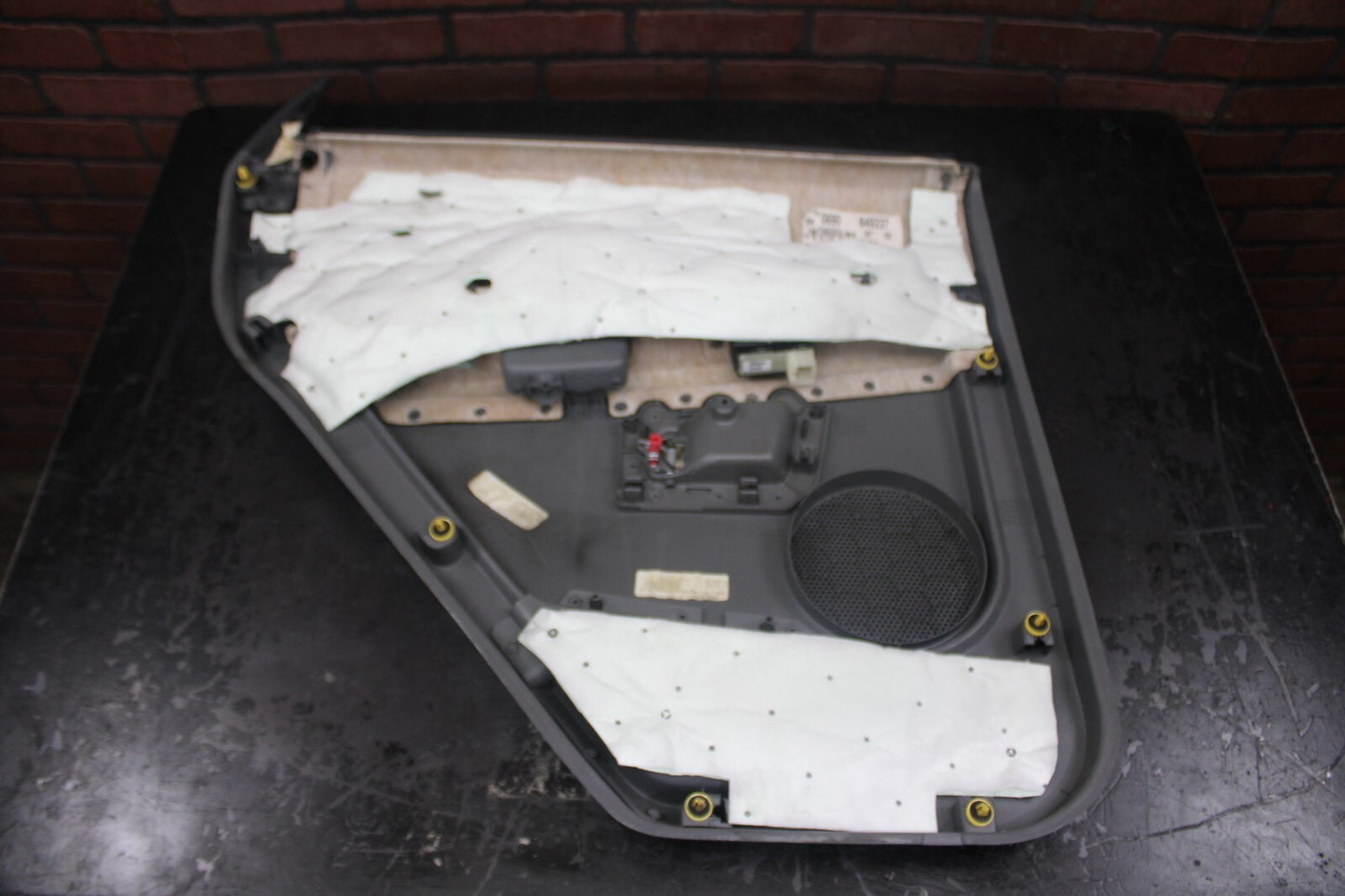 2005-2007 JEEP GRAND CHEROKEE REAR PASSENGER RH DOOR TRIM PANEL 5HR381D5AL