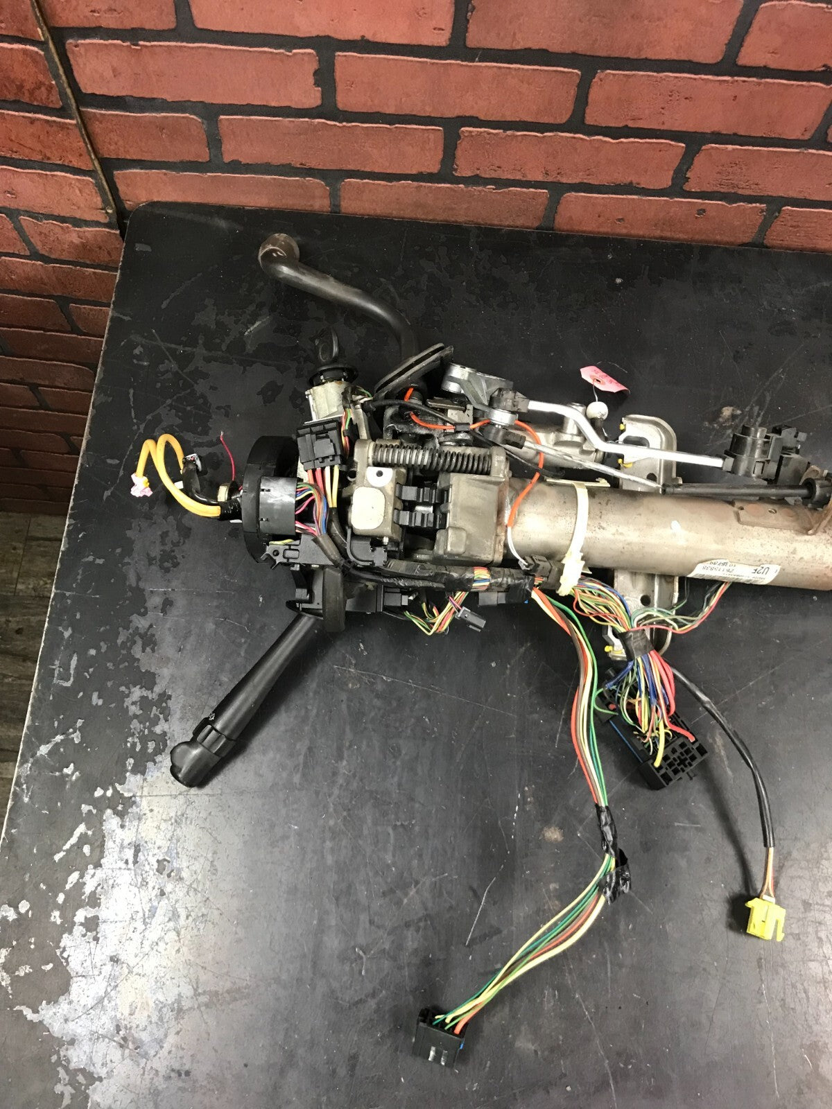 2002 Cadillac Escalade Steering Column Assembly 26115838