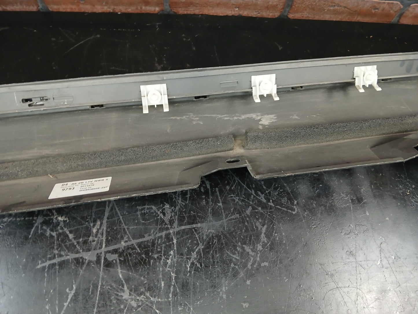 2011-15 Audi A8 Quattro Driver LH Side Skirt Rocker Panel Molding 4h0 853 859 e