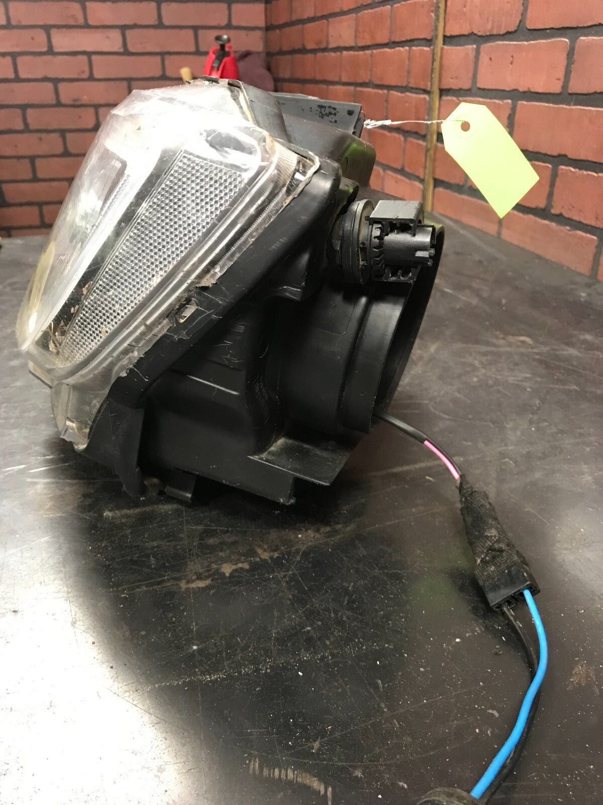 2011 2012 2013 Jeep Grand Cherokee SRT Left Driver Headlight XENON 080200073