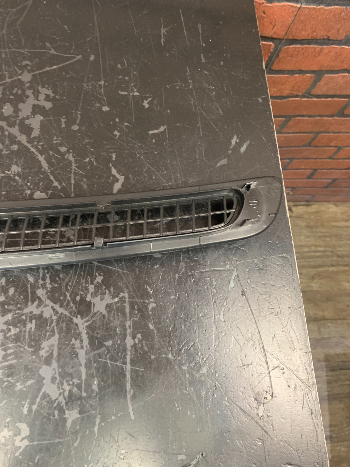 2014-2022 JEEP GRAND CHEROKEE UPPER DASH DEFROSTER GRILLE PANEL VENT OEM