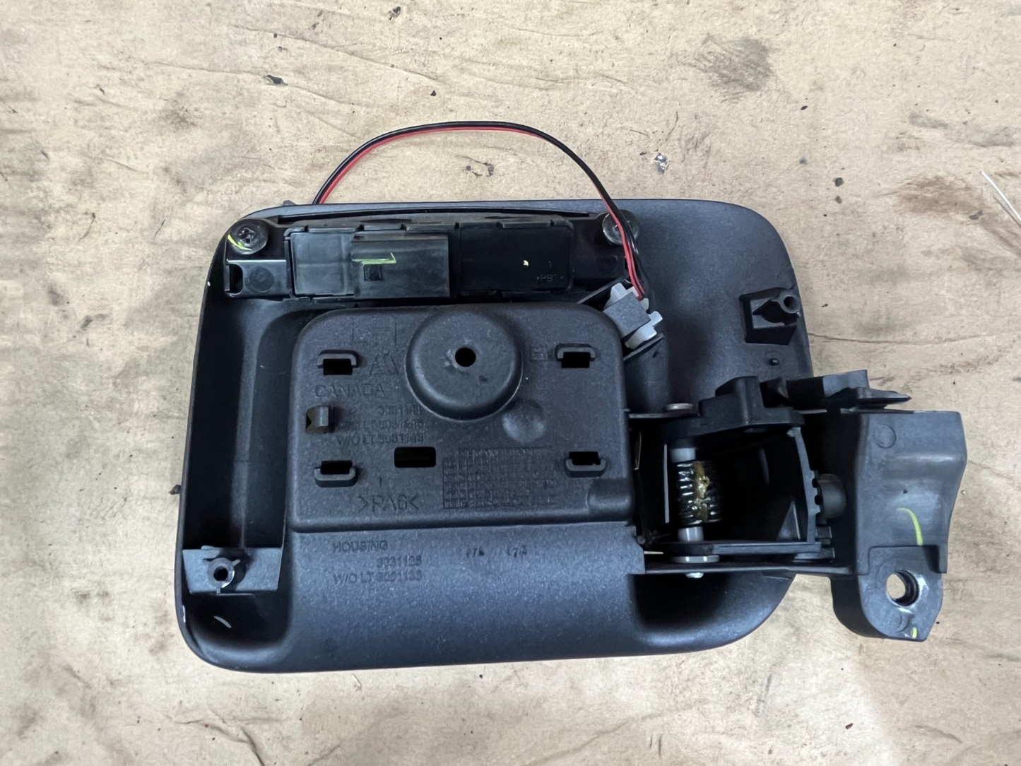 2014-2019 Sierra 1500 OEM Left Front Interior Door Handle W/ Memory Seat 3031144