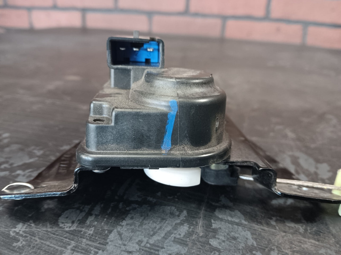 Dodge Rear Trunk Liftgate Lock Latch Release Actuator SOME DAMAGE