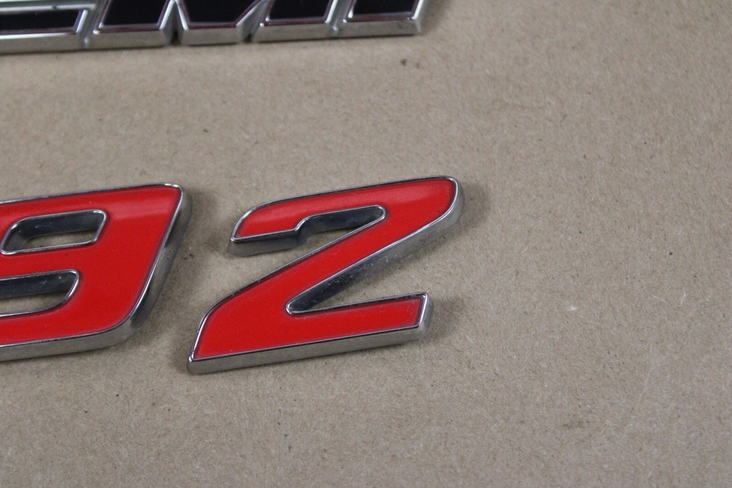 Challenger 2PCS SET SRT 392 HEMI Badges For Side Fender Emblems 3D Raised Decals
