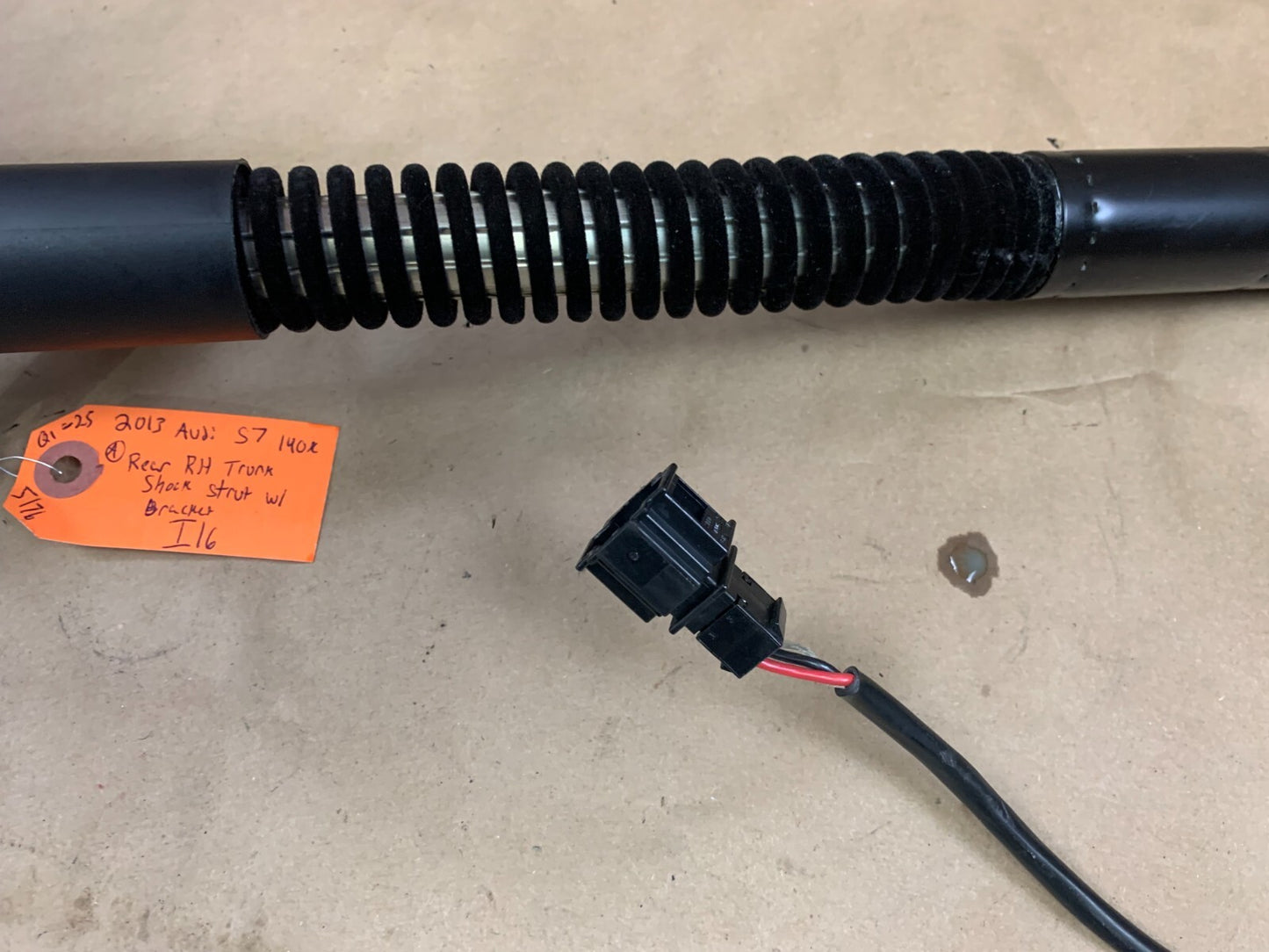 12-18 Audi Rear Passenger RH Side Trunk Support Strut Shock w Bracket 4g8827858s