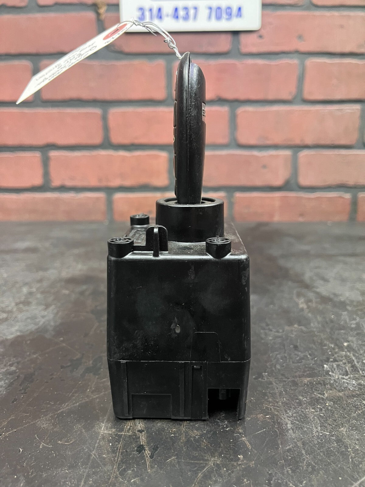 09-10 Dodge Challenger SRT8 Key and Ignition Node Receiver Module OEM 68290854AB
