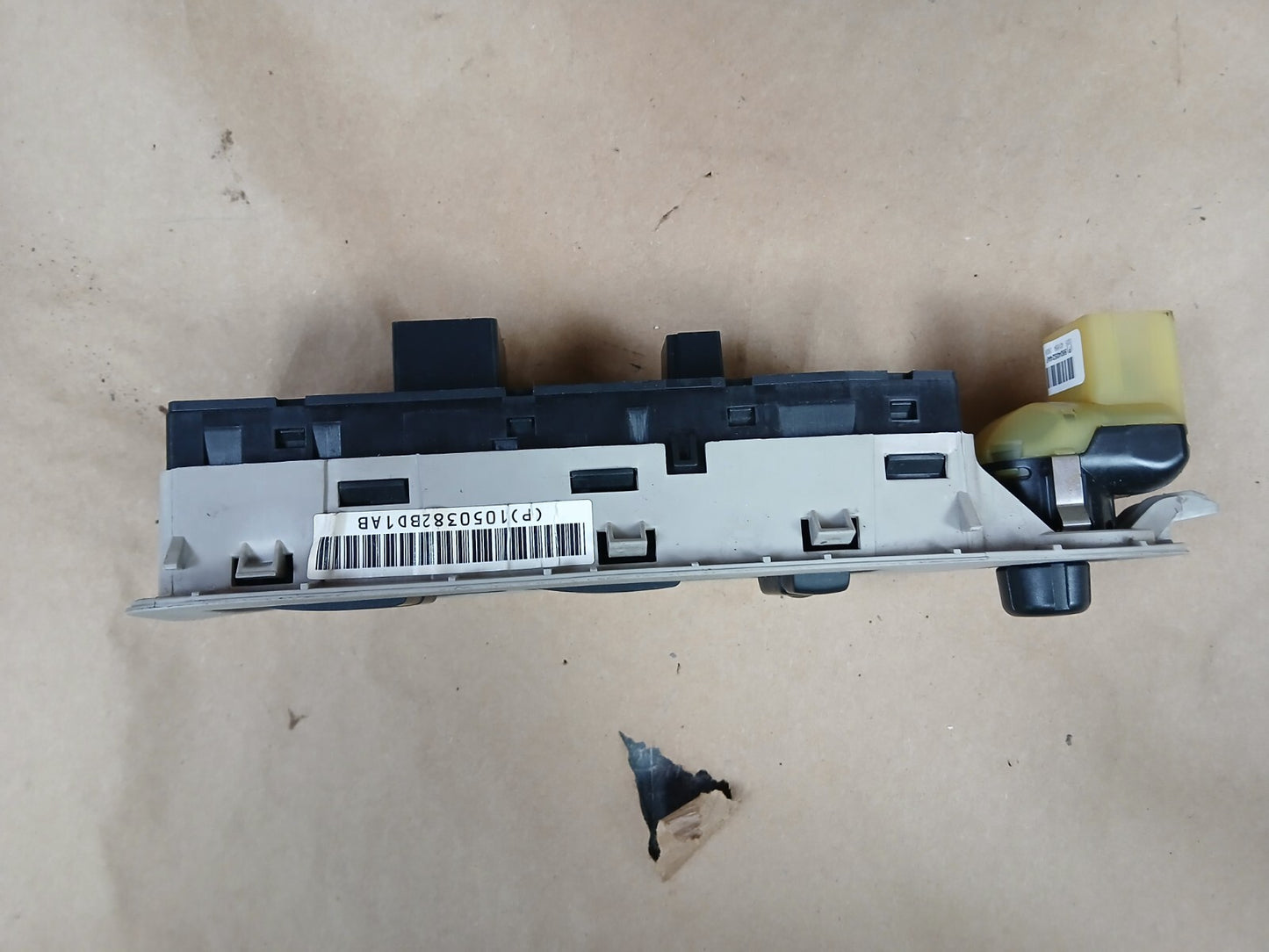 2005-2010 Chrysler 300 Front Driver LH Side Interior Door Panel 1al151d1af
