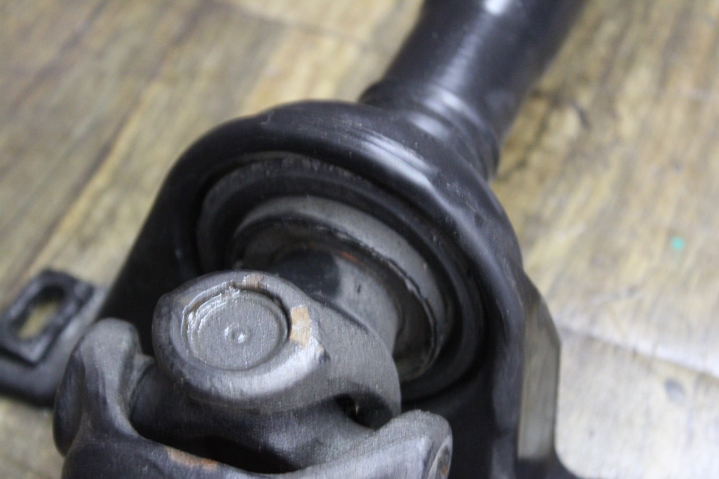 09-13 Dodge Challenger SRT8 Driveshaft Mopar Shaft OEM Automatic 05038277AE 69k