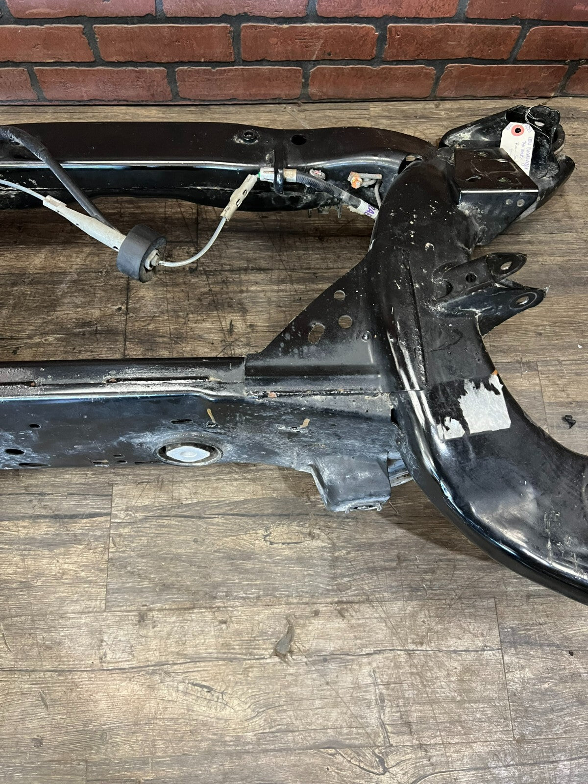 DODGE CHALLENGER R/T SCAT PACK 16-23 OEM REAR AXLE SUSPENSION SUBFRAME CRADLE