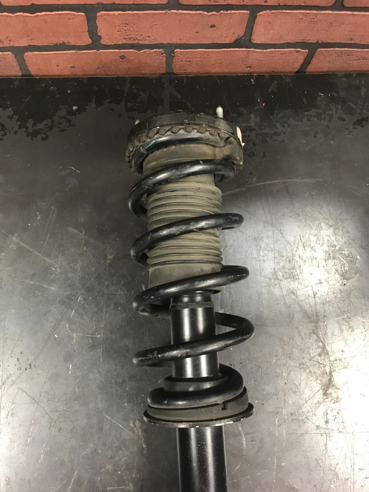 2005-2009 Chrysler 300 Front Strut Shock Absorber Assembly W/ Spring 72408