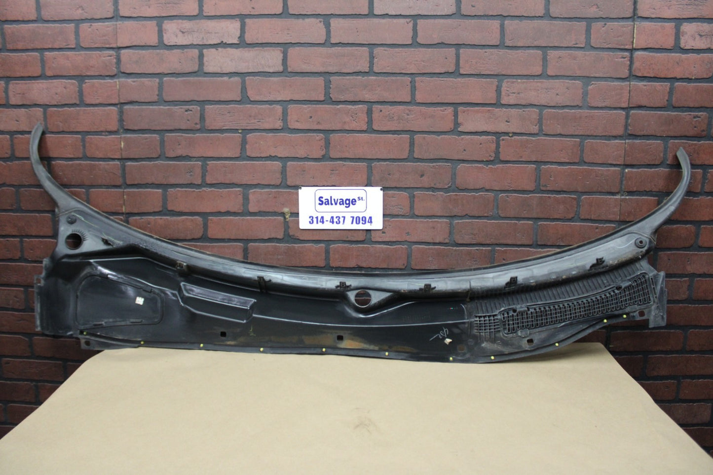 08-23 CHALLENGER SRT8 OEM EXTERIOR WINDSHIELD WIPER COWL TRIM PANEL 05028757AD