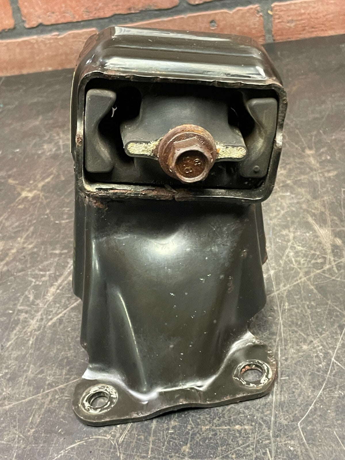 05-10 Jeep Grand Cherokee/Commander V8 Engine Mount Bracket Insulator 4854564AB