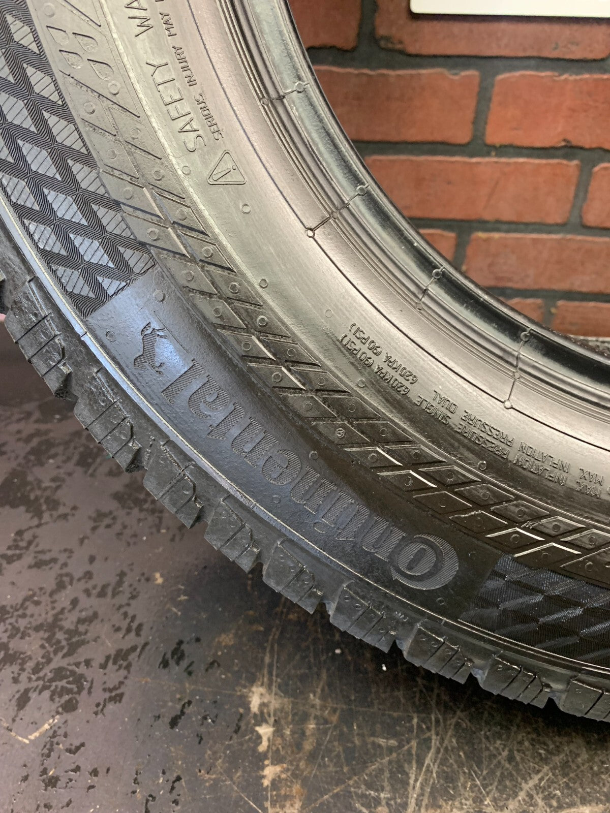 Used 235/65R16C Continental VanContact A/S 121/119R - 8/32