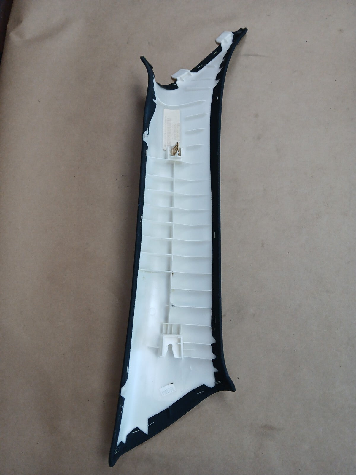 15-23 CHALLENGER FRONT DRIVER SIDE A PILLAR WINDSHIELD TRIM OEM S1ZA05DX9AE