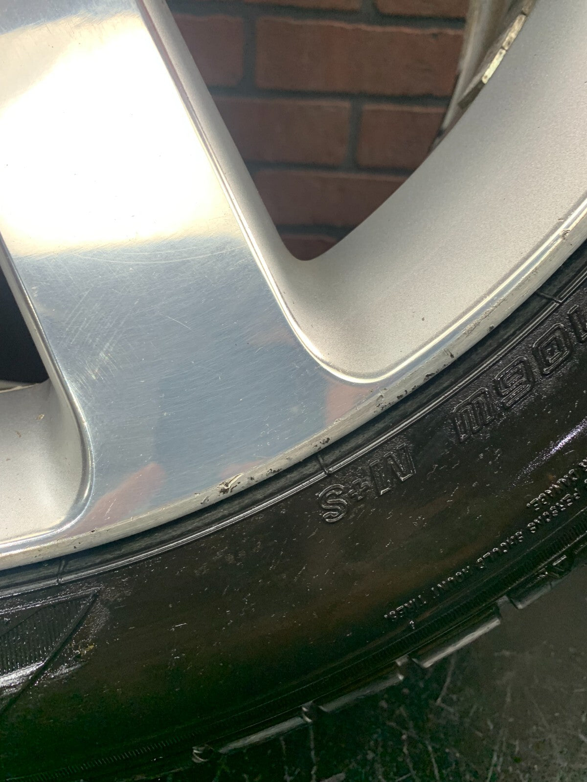 2005-2023 CHRYSLER 300 SRT8 WHEEL 7 SPOKE SILVER OEM USED, NO CURB RASH!