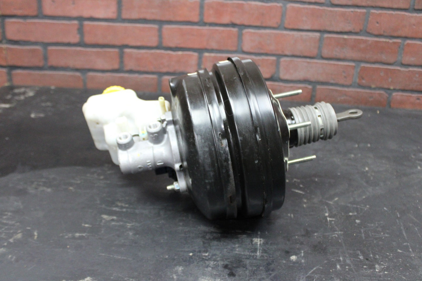 11-14 Challenger Charger 300 SRT8 Power Brake Booster Master Cylinder 05154787AA
