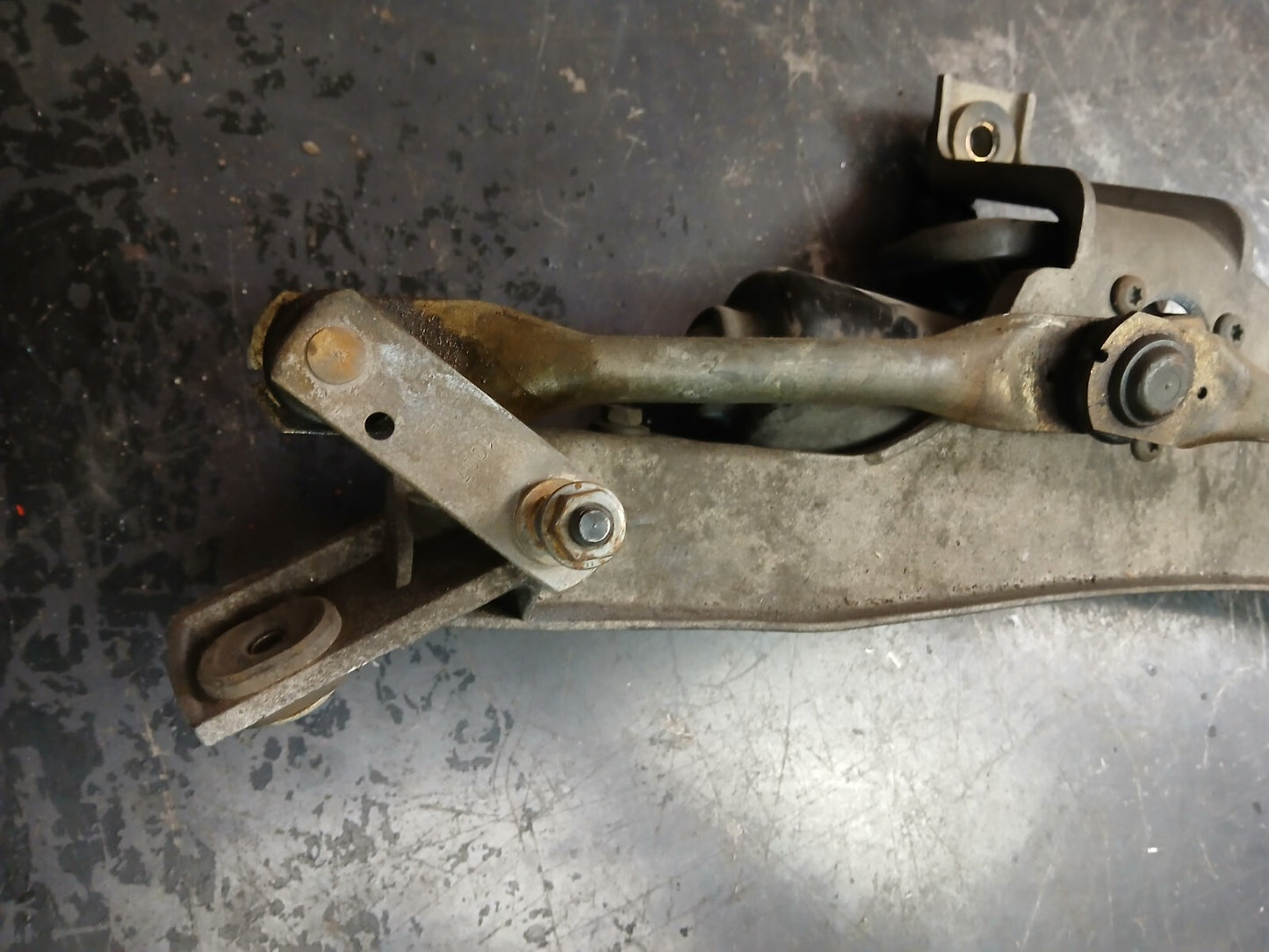 Gen 3-4 (03-10) Dodge Viper Front Windshield Wiper Linkage Assembly 04865509ad