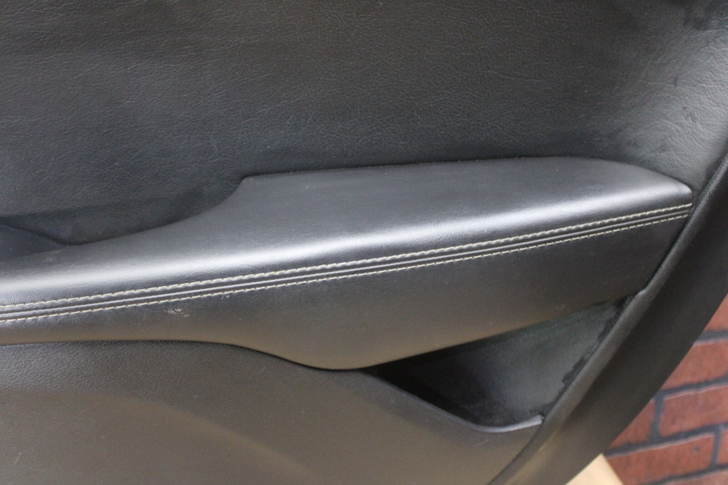 2015-2023 DODGE CHALLENGER INTERIOR FRONT PASSENGER SIDE DOOR TRIM PANEL BLACK