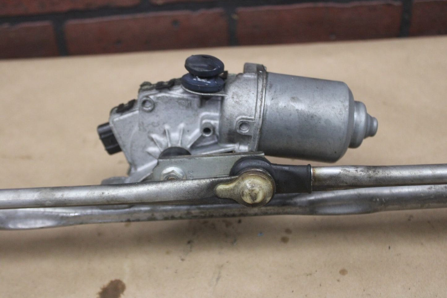 2008-2023 DODGE CHALLENGER SRT8 SRT RT WINDSHIELD WIPER MOTOR & LINKAGE ASSEMBLY