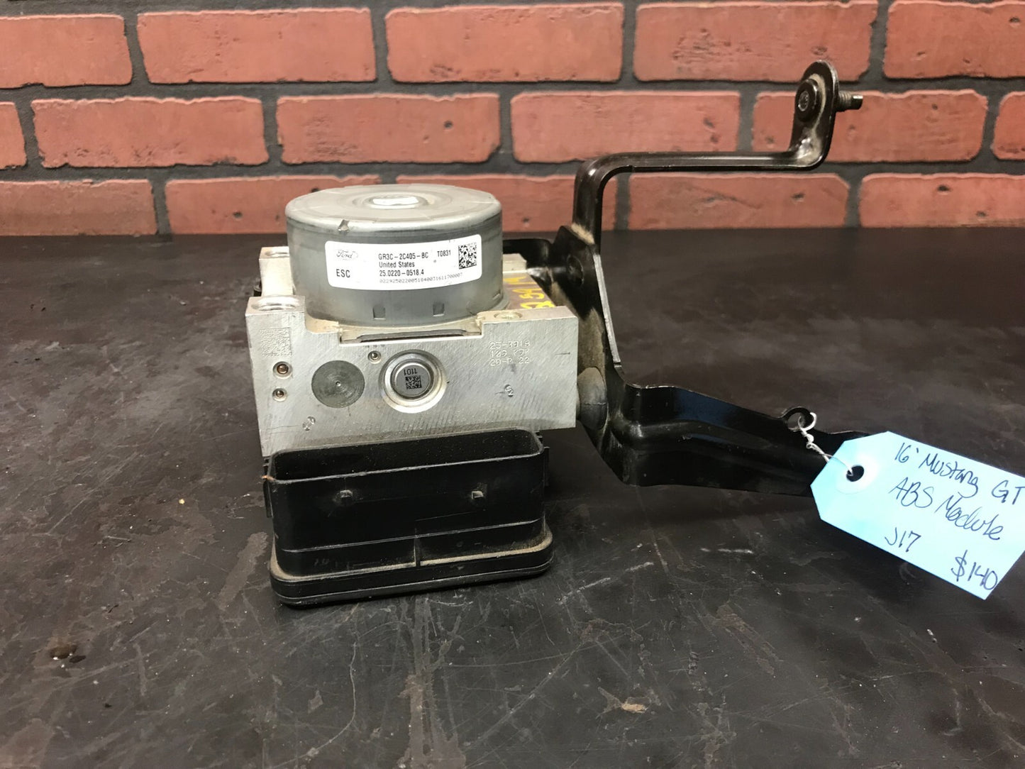 2016 Ford Mustang GT ABS Anti Lock Brake Lock Pump Module GR3C-2C405-BC