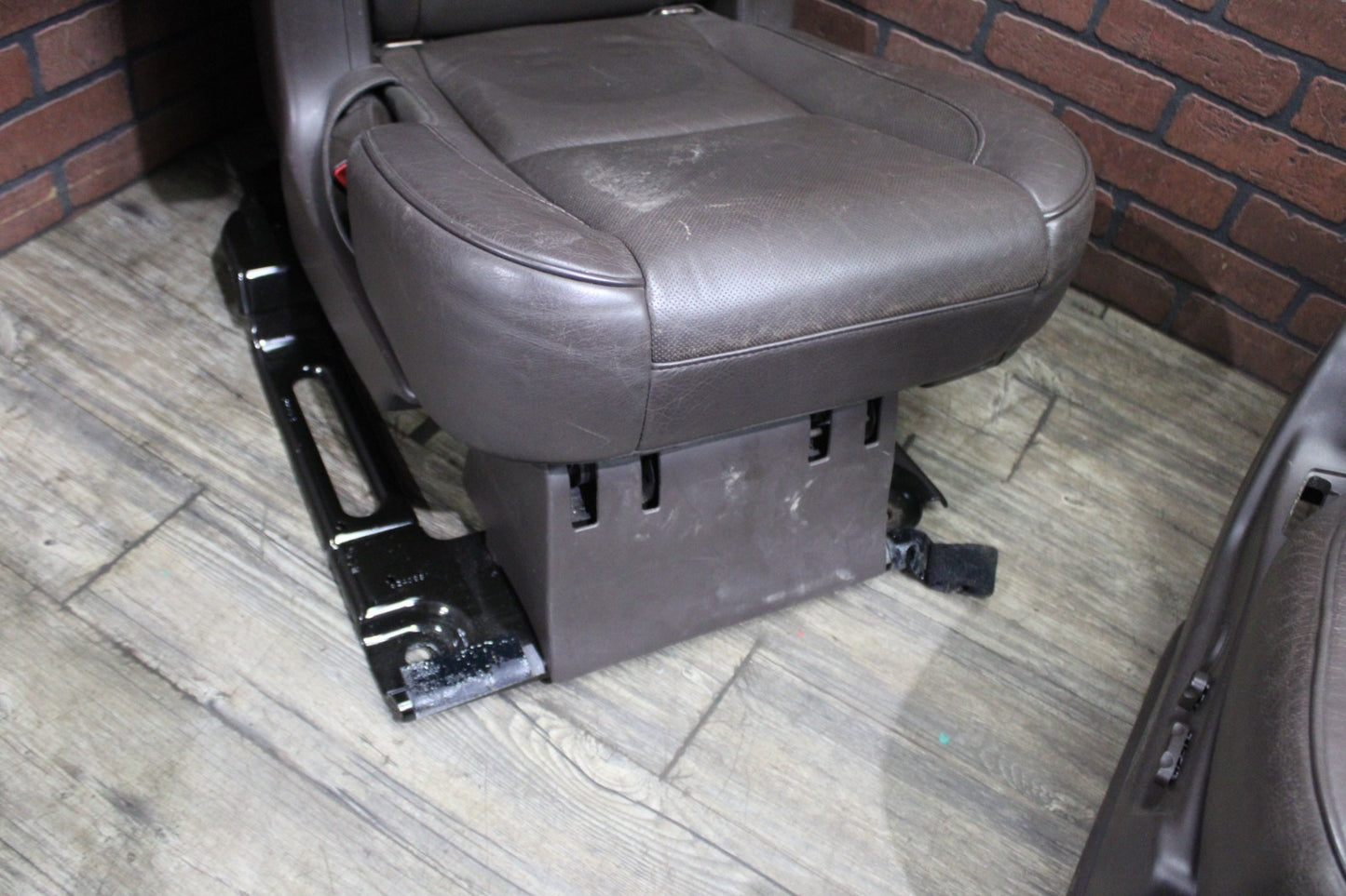 2010-2011 Cadillac Escalade Complete Full Front Rear Seat Set Brown Leather OEM