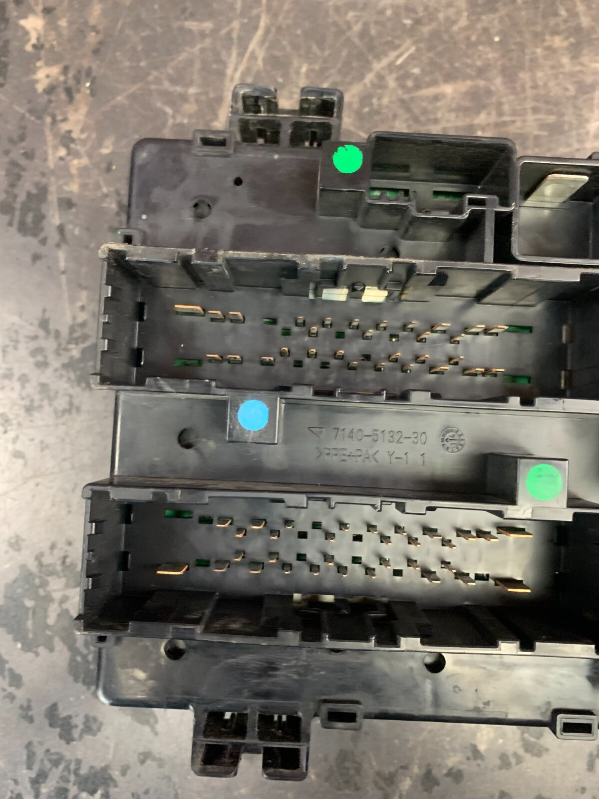 2015 RAM 1500 OEM FUSE BOX INTELLIGENT POWER DISTRIBUTION CENTER 68243263AC