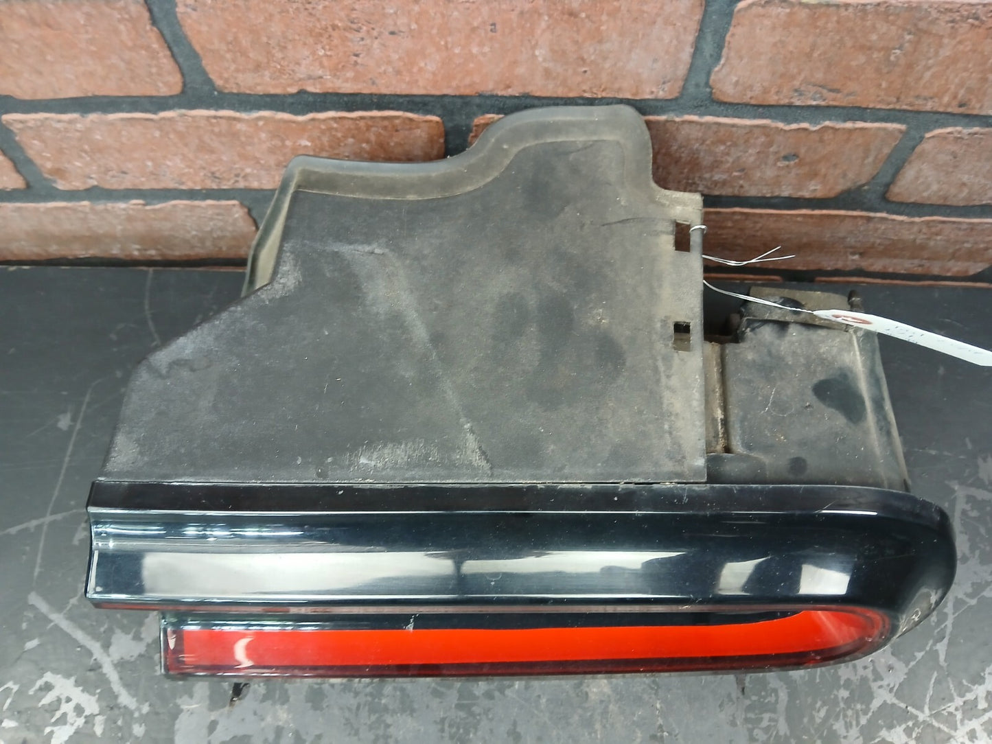 2015-2023 Dodge Challenger Rear Passenger RH Side Tail Light Assembly 68174068ae