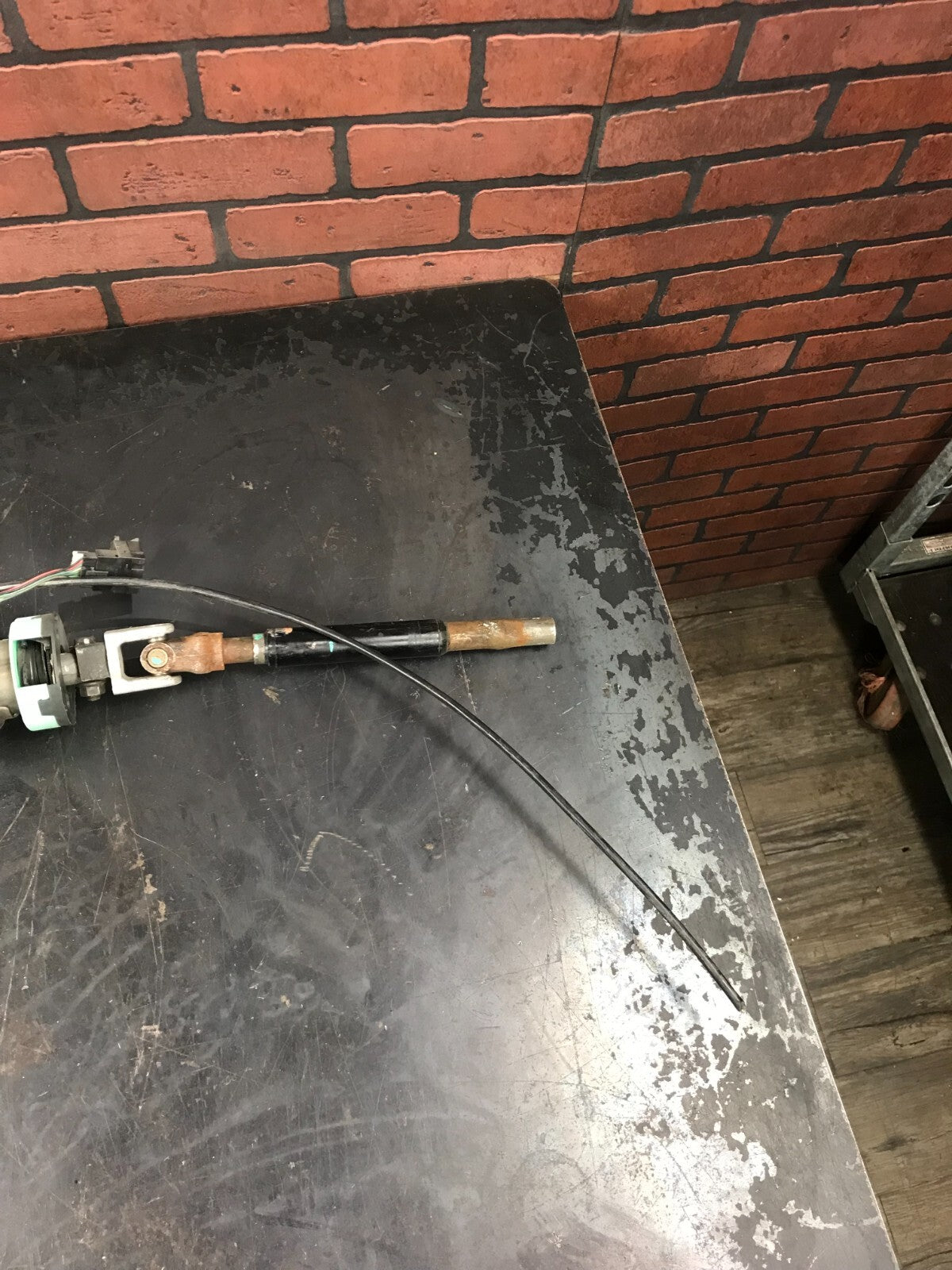 2002 Cadillac Escalade Steering Column Assembly 26115838