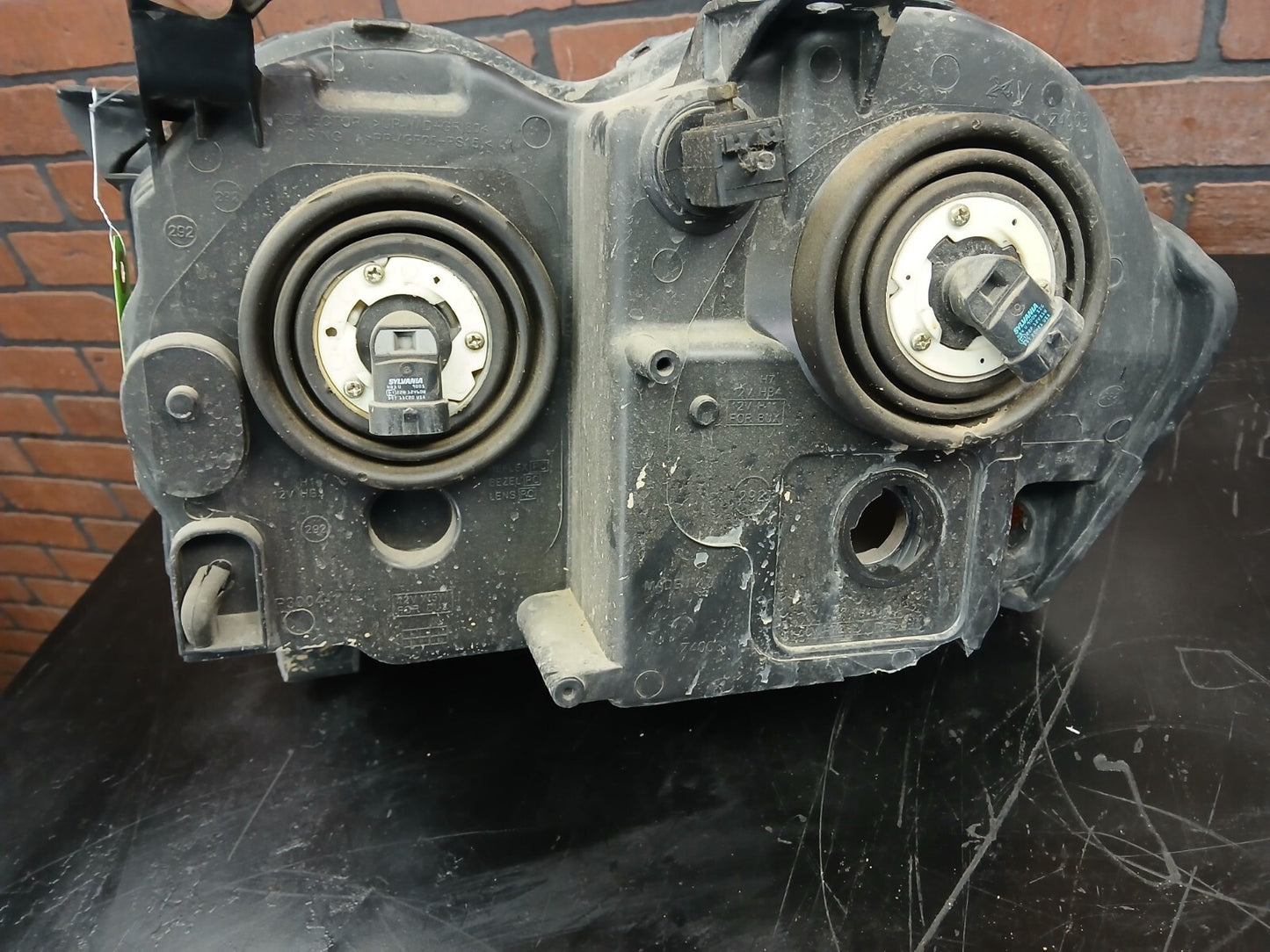 2007 Jeep Grand Cherokee Front Passenger RH Side Headlight Assembly DAMAGED
