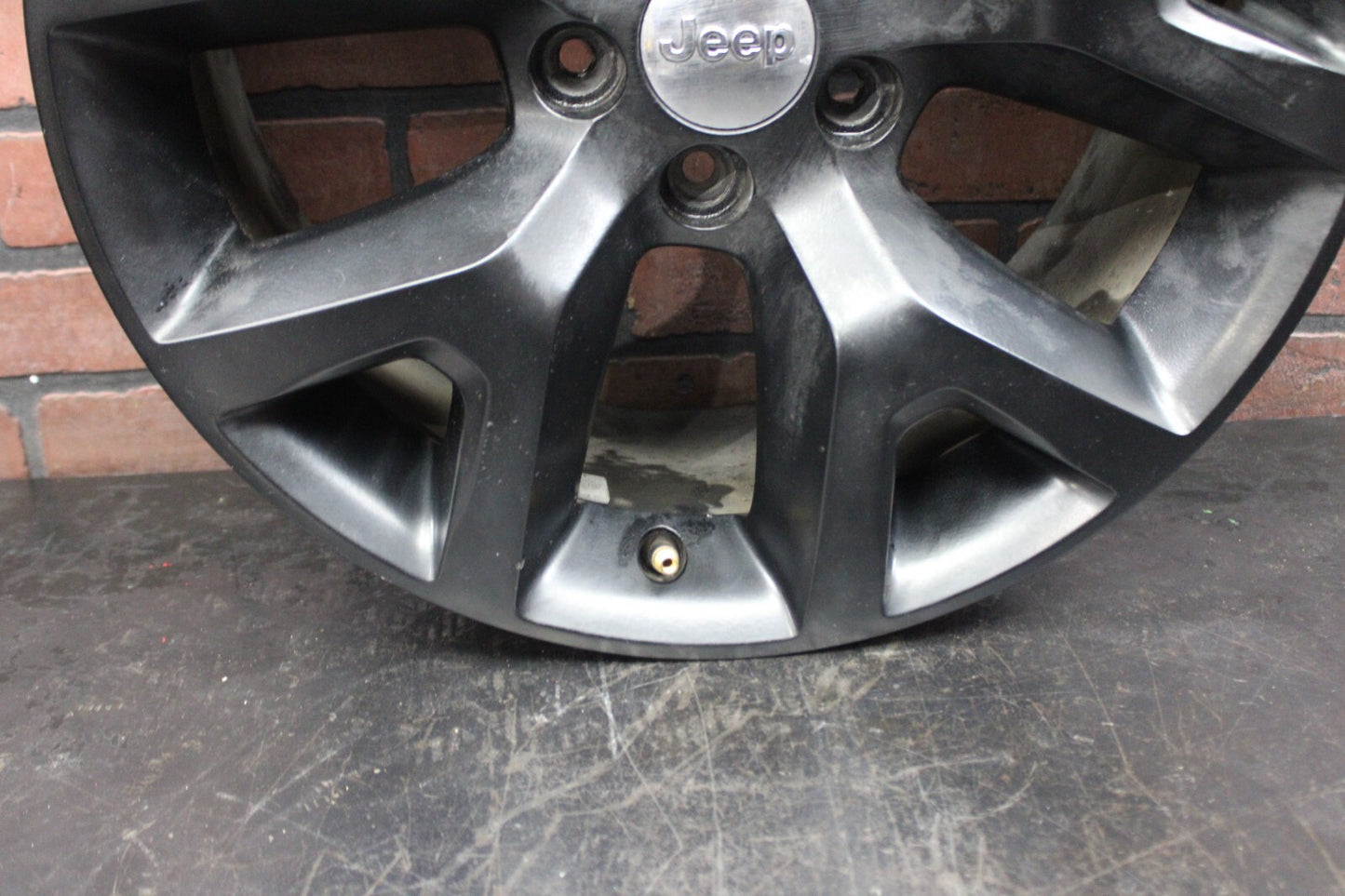 Jeep Cherokee 2014-2018 Used OEM Wheel 17x7.5 Factory 17" Rim 1ut91trmaa