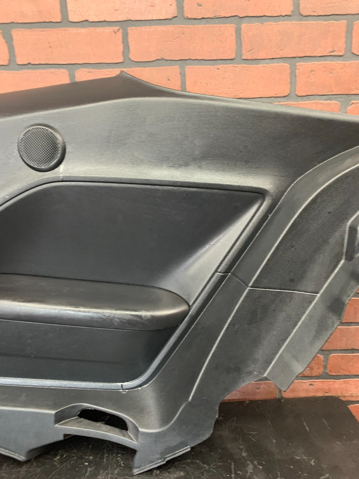 2015-2023 DODGE CHALLENGER PASSENGER RH SIDE QUARTER TRIM PANEL 1ZA08DX9AE