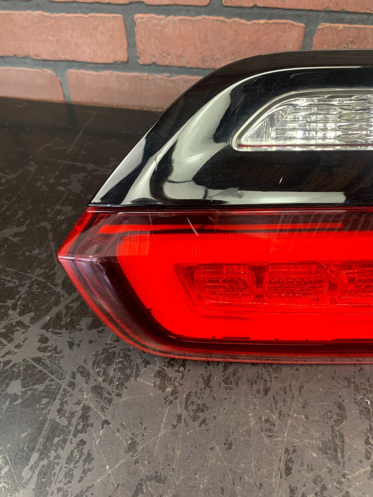 2014-2022 Jeep Grand Cherokee OEM Rear Driver LH Side Tail Light 68142945AF