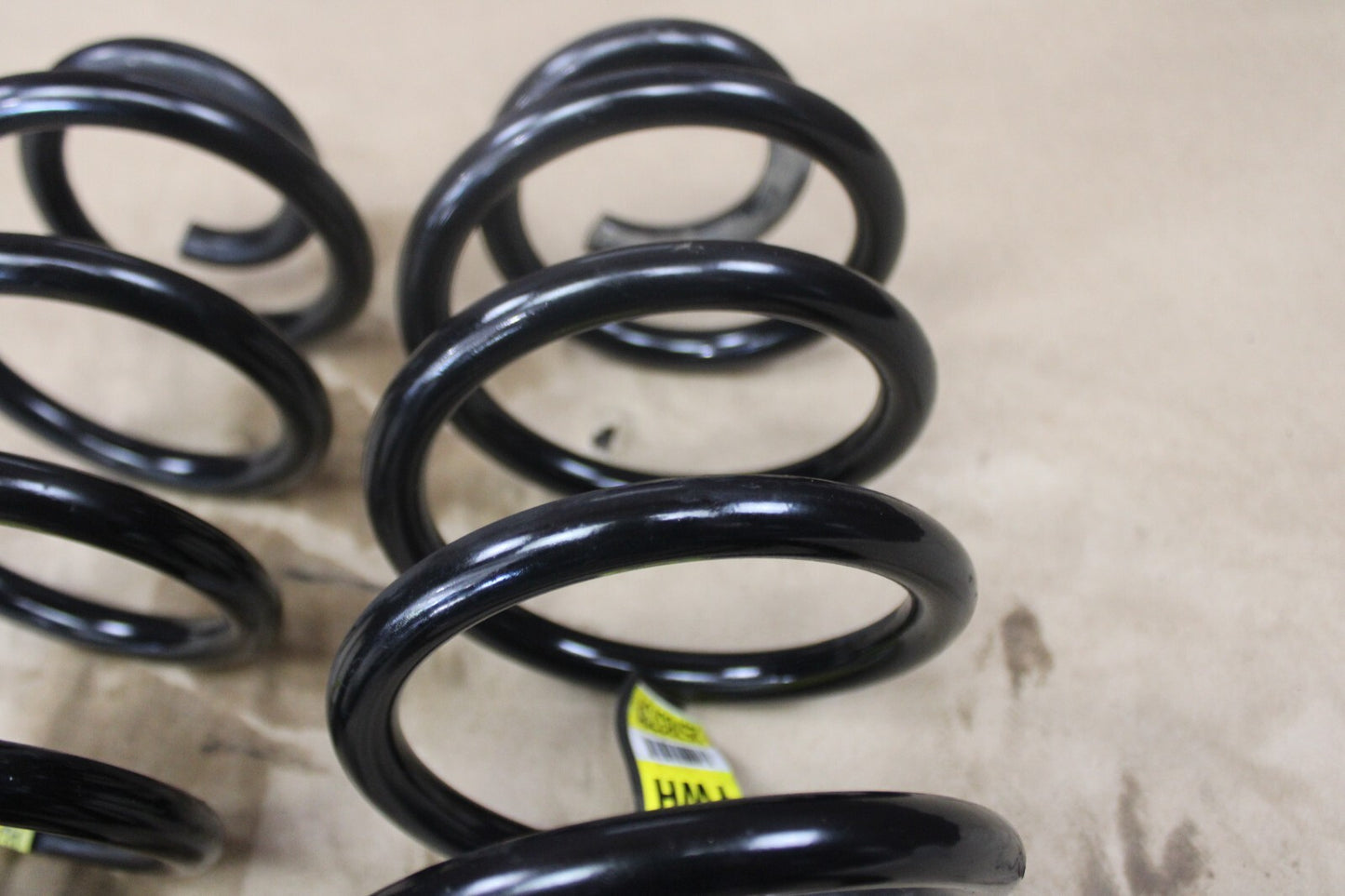 2007-2014 Escalade GMC Yukon Chevy Tahoe Rear Coil Springs Set GM OEM 25783731