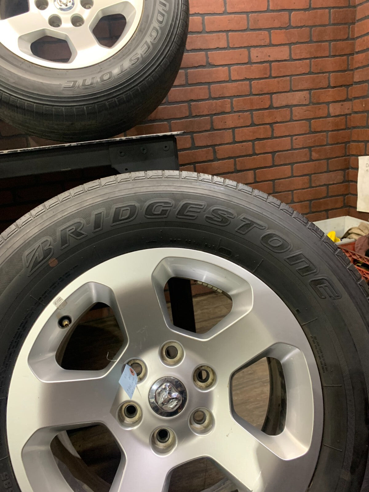 DODGE RAM TRUCK 1500 18" SILVER FACTORY OE WHEELS 5YD54TRMAA 2670 2019 2020 2021