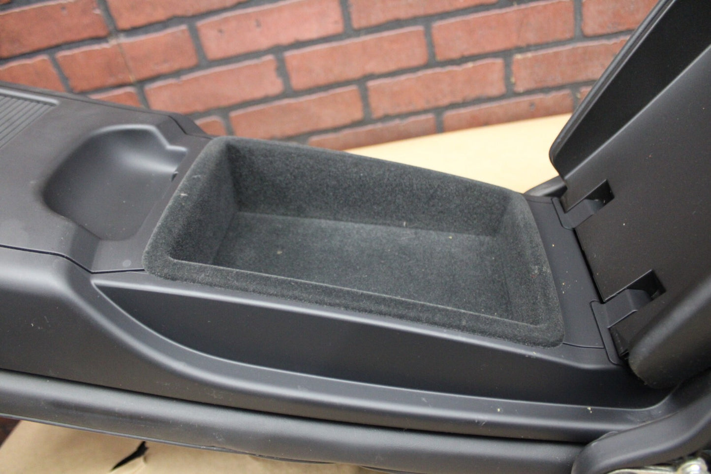 2002 Audi S4 Front Floor Center Console Armrest Assembly Black 4H0 885 075 C
