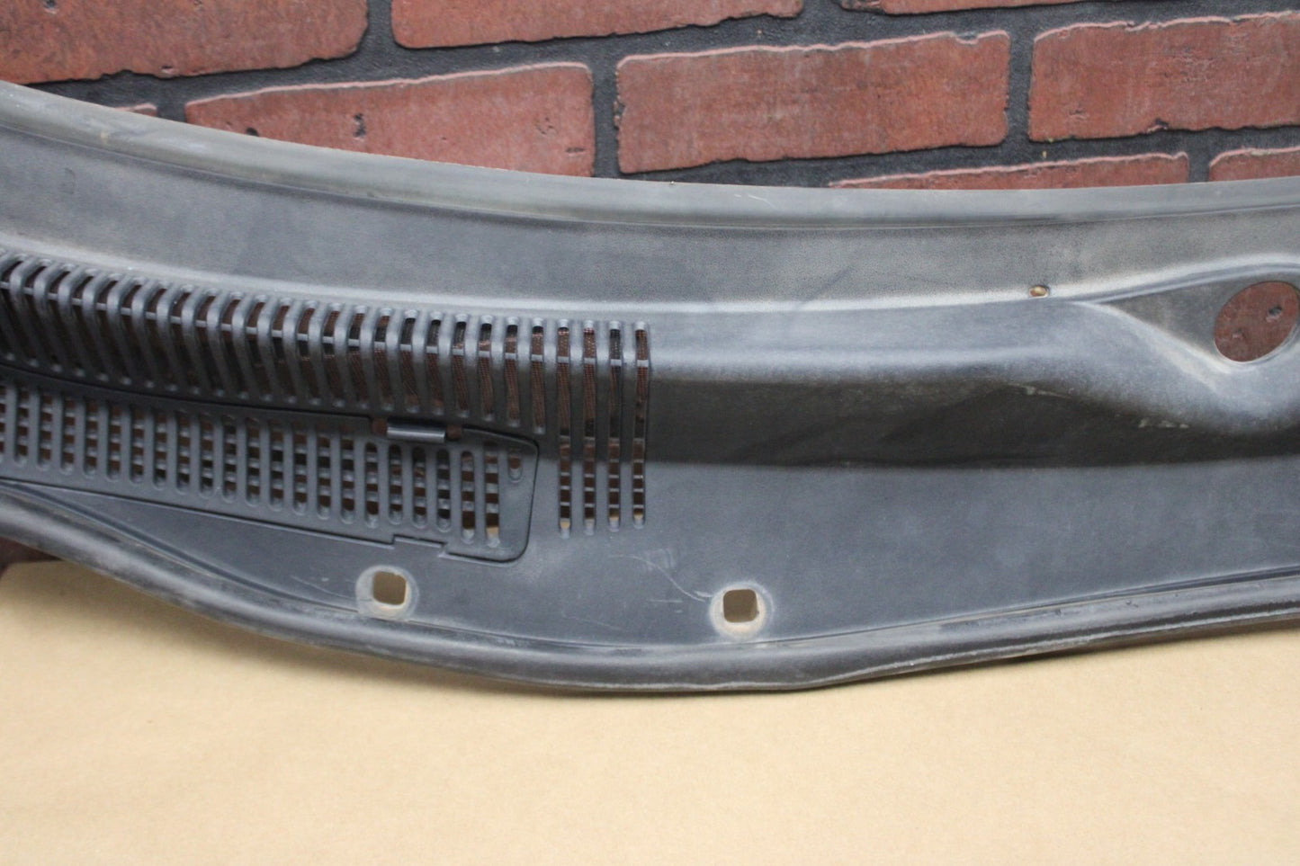 08-23 CHALLENGER SRT8 OEM EXTERIOR WINDSHIELD WIPER COWL TRIM PANEL 05028757AD