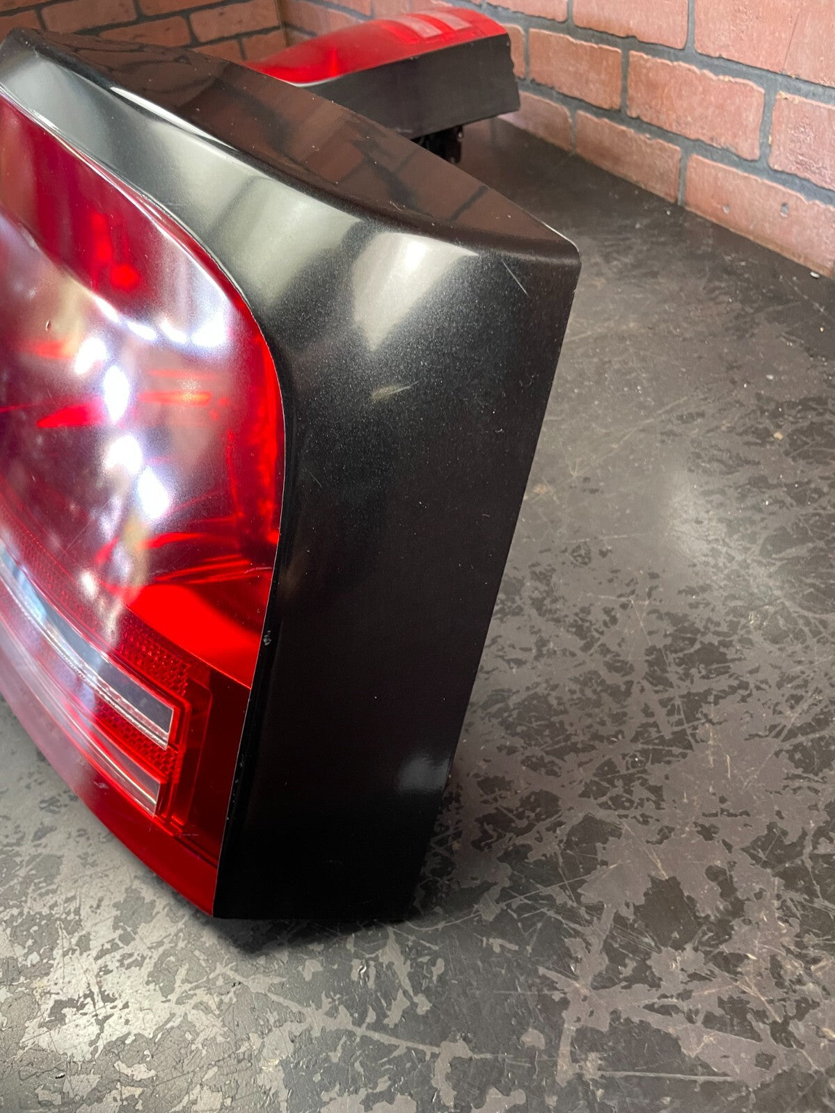 2006-2008 Dodge Charger Taillights Center Rear Brake Light 5174406AA 5174407AA