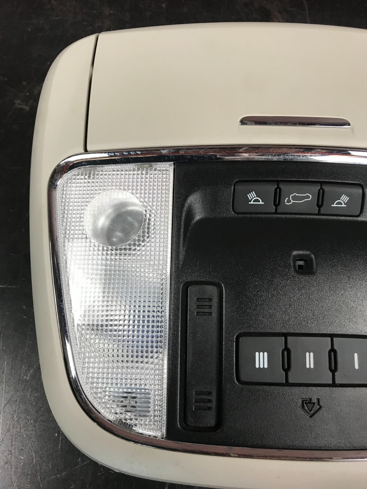 2011-2015 Jeep Grand Cherokee SRT Roof Overhead Console Assembly w/ Lights