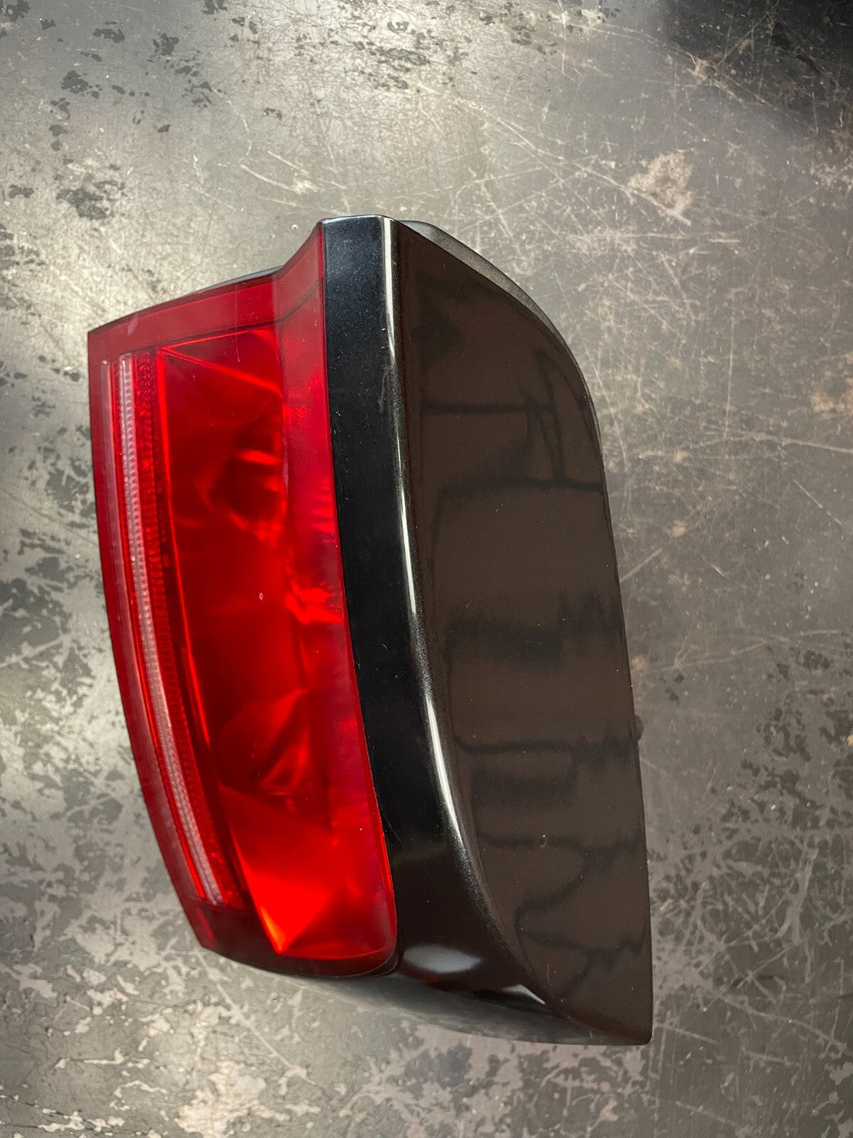 2006-2008 Dodge Charger Taillights Center Rear Brake Light 5174406AA 5174407AA