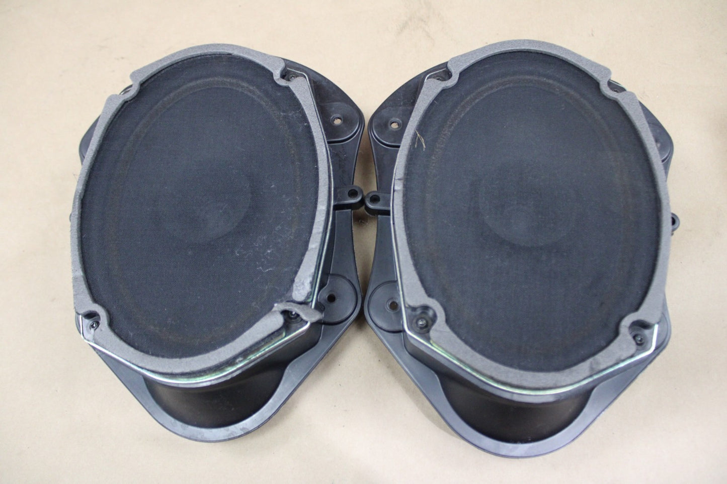 2011 Dodge Challenger SRT8 Sound Audio Speaker Set of 6 05059067AC 05059068AC