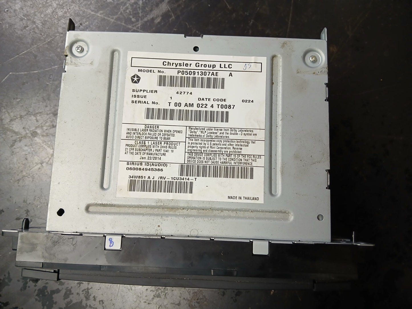 Jeep Dodge MyGIG Low RBZ Radio UConnect Touchscreen CD DVD Player OEM 05091307ae