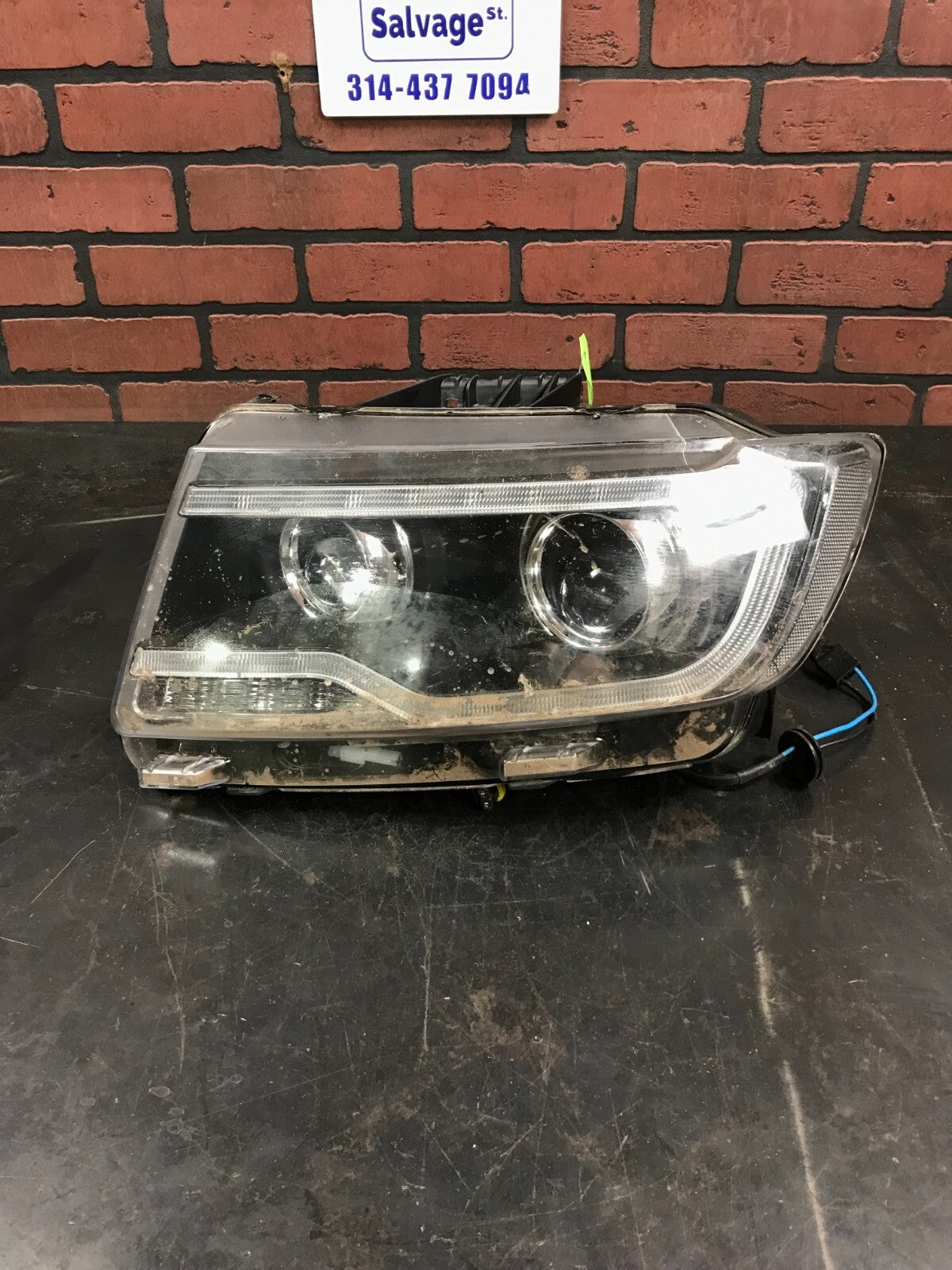 2011 2012 2013 Jeep Grand Cherokee SRT Left Driver Headlight XENON 080200073