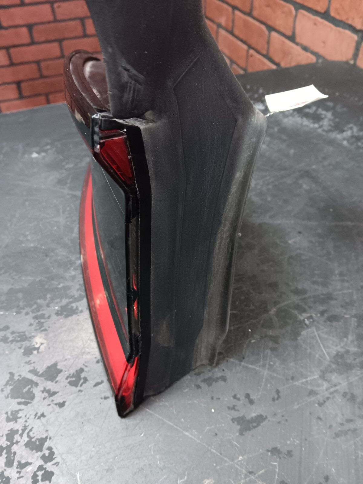 2015-2023 Dodge Charger Driver Rear LH Side Outer Tail Light Assembly 68213145AD