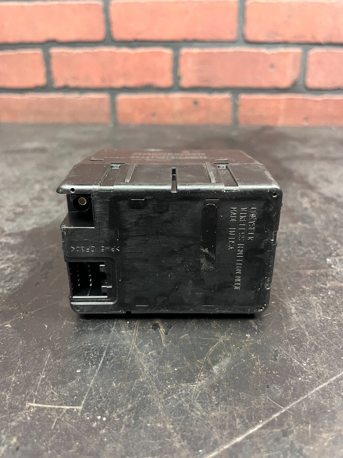 09-10 Dodge Challenger SRT8 Key and Ignition Node Receiver Module OEM 68290854AB