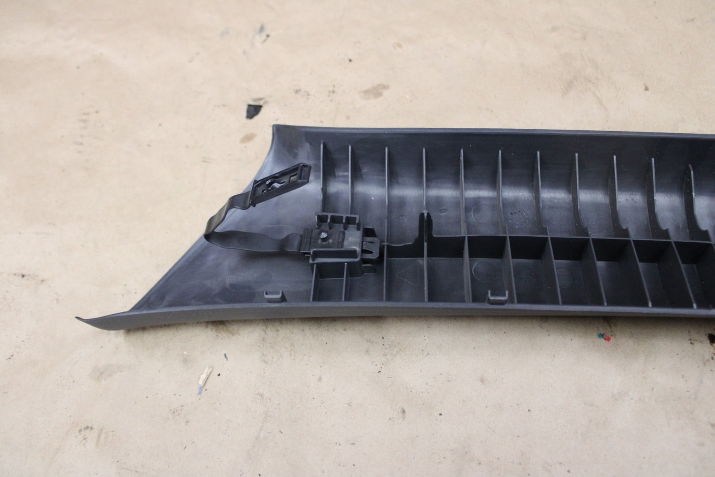 2008-2014 Dodge Challenger SRT Passenger Right Side A Pillar Trim OEM 1FW58XDVAG