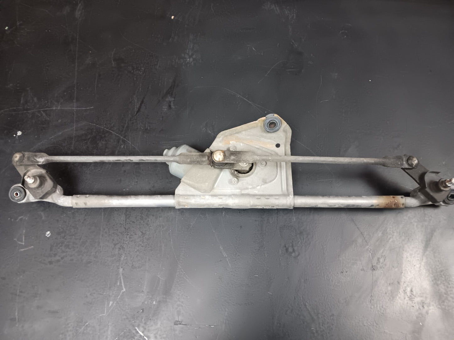 08-10 Jeep Grand Cherokee Front Windshield Wiper Motor and Linkage 55079110aa