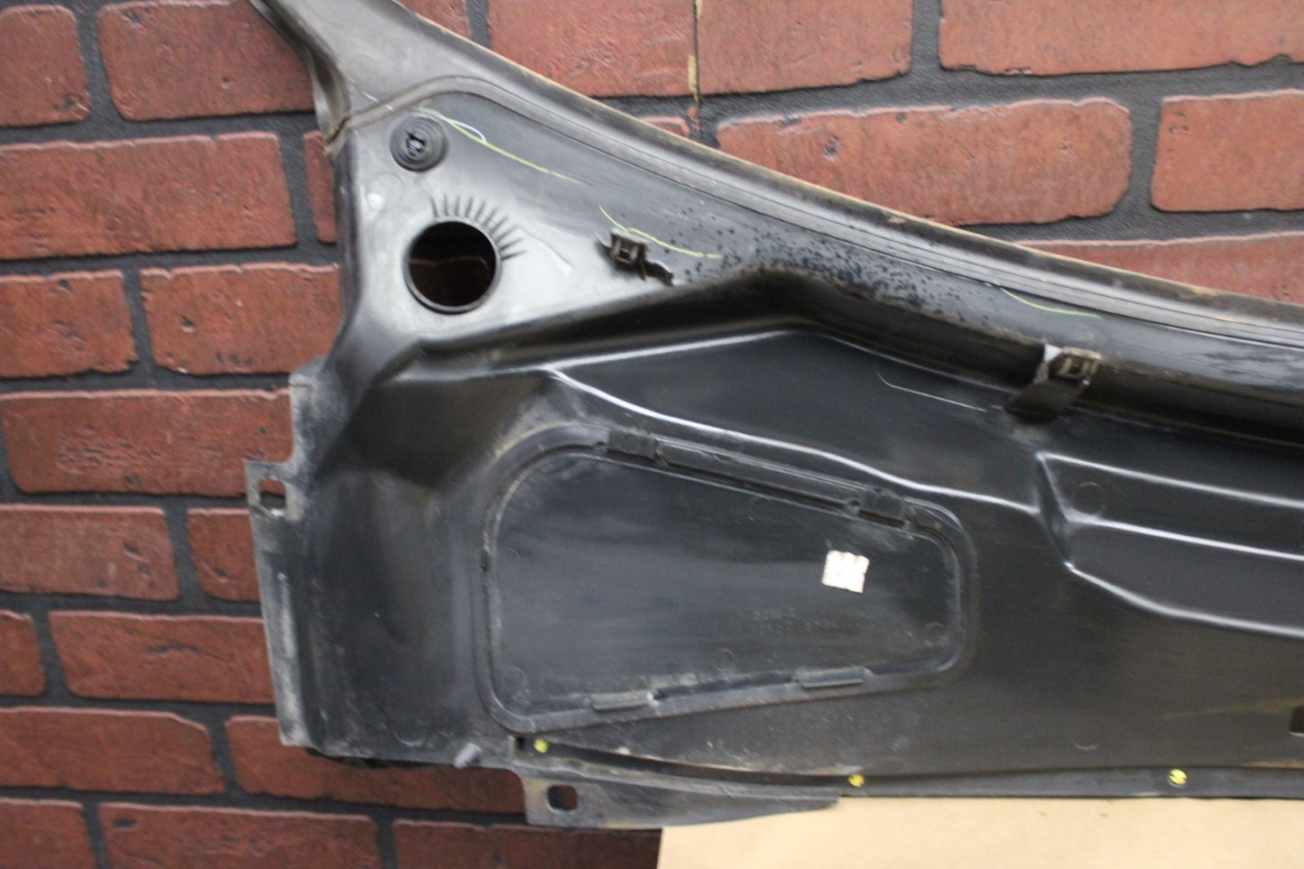 08-23 CHALLENGER SRT8 OEM EXTERIOR WINDSHIELD WIPER COWL TRIM PANEL 05028757AD