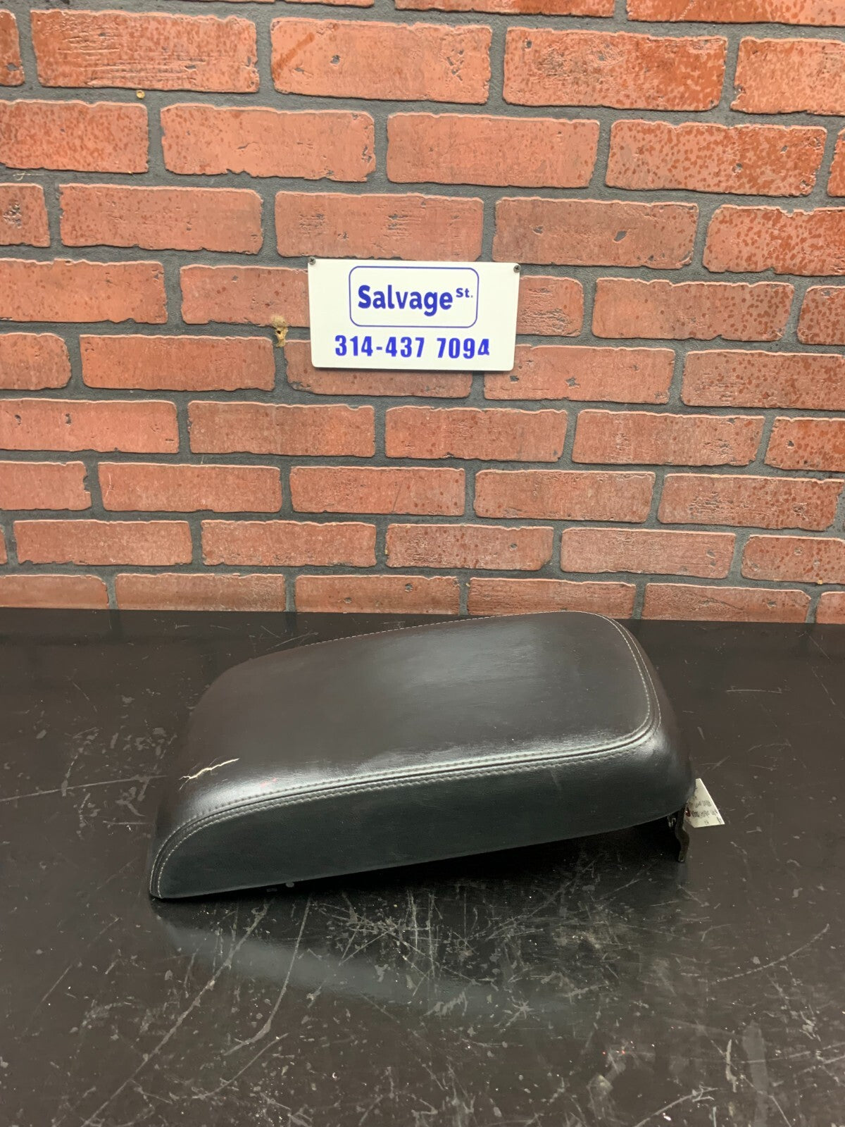 2015-2022 DODGE CHARGER FRONT CENTER CONSOLE STORAGE COVER LID ARMREST OEM.